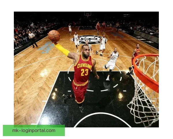 詹姆斯本赛季85次扣篮超前两季获赞退役后应拿五千万年薪