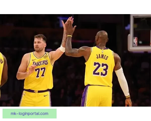 詹姆斯独占多个历史第一 湖人球员打高尔夫合影东契奇靠边站