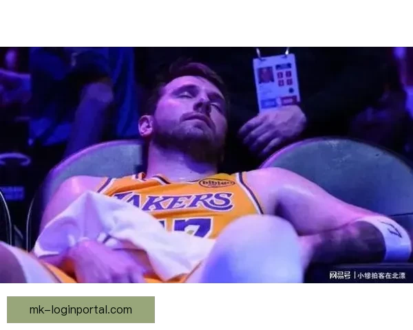 湖人以22胜6负成绩稳居前列 老詹称关键时刻冷静无压力